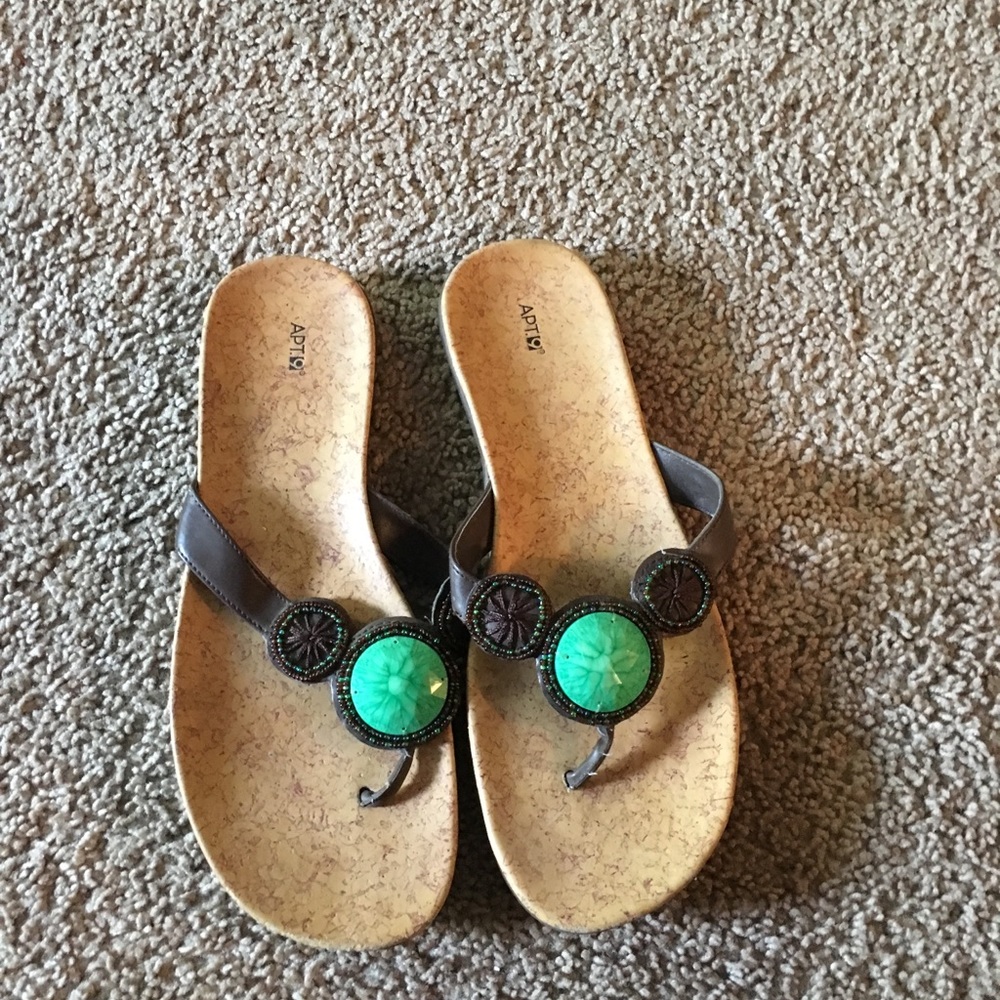 Apt 9 flip flops.EUC